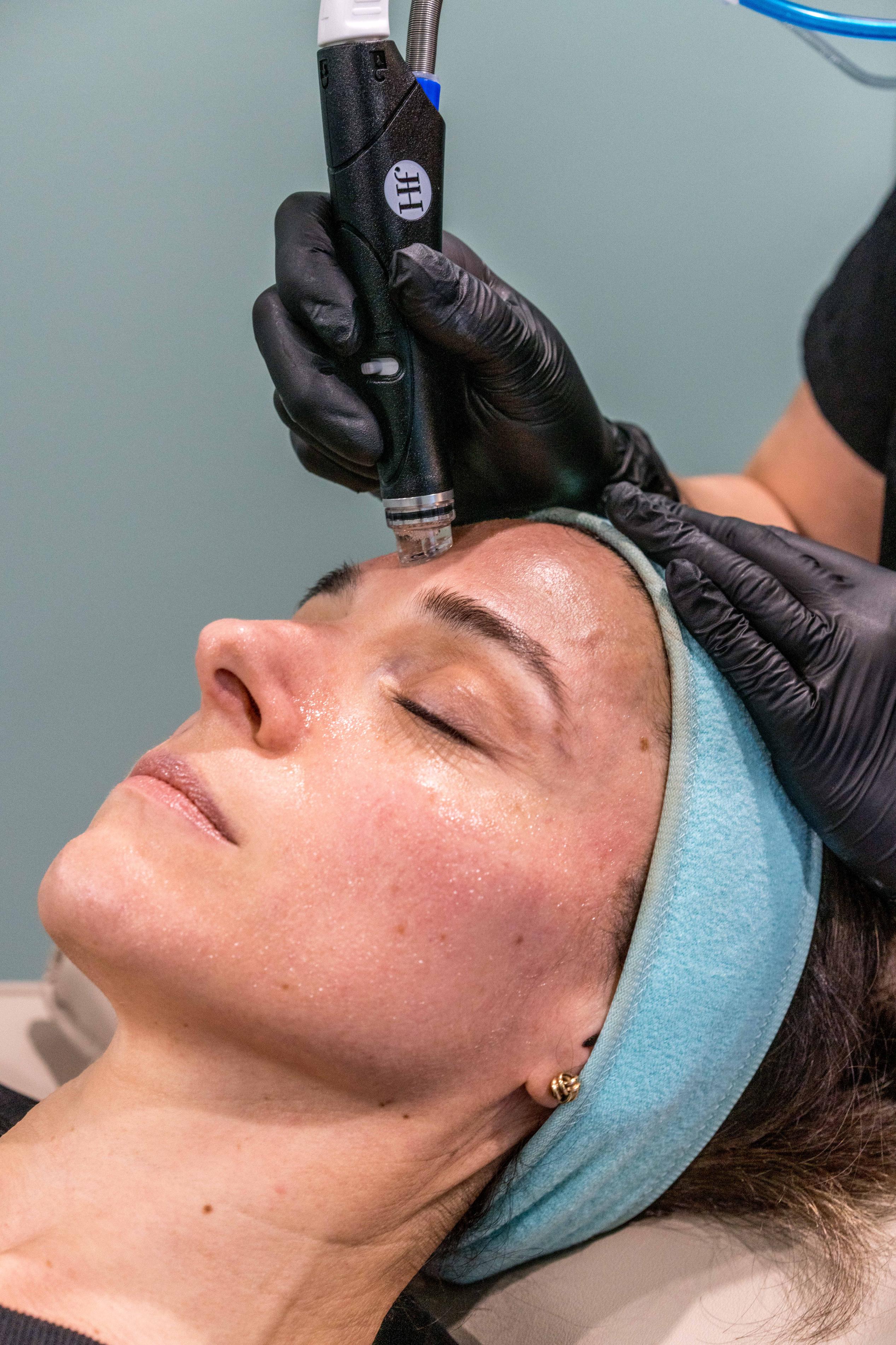 HydraFacial®  + Complimentary Skin Booster