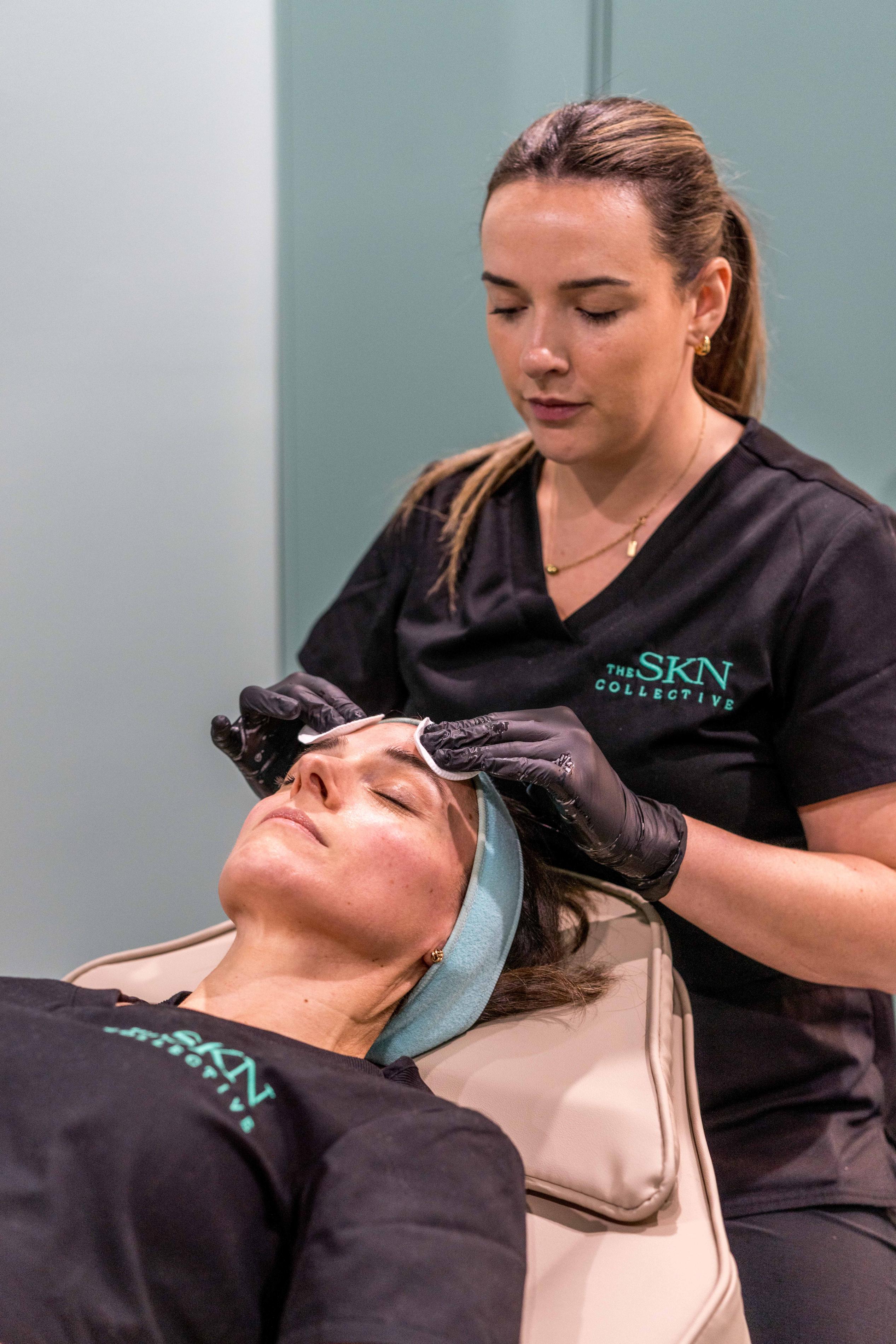 HydraFacial®  + Complimentary Skin Booster