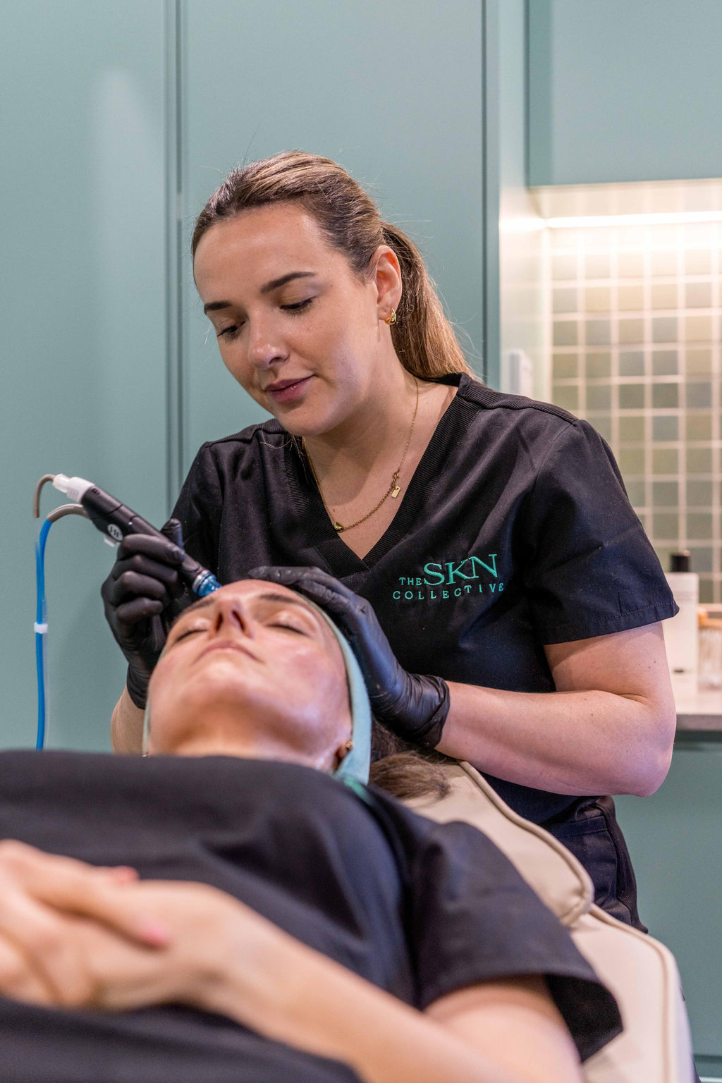 HydraFacial®  + Complimentary Skin Booster