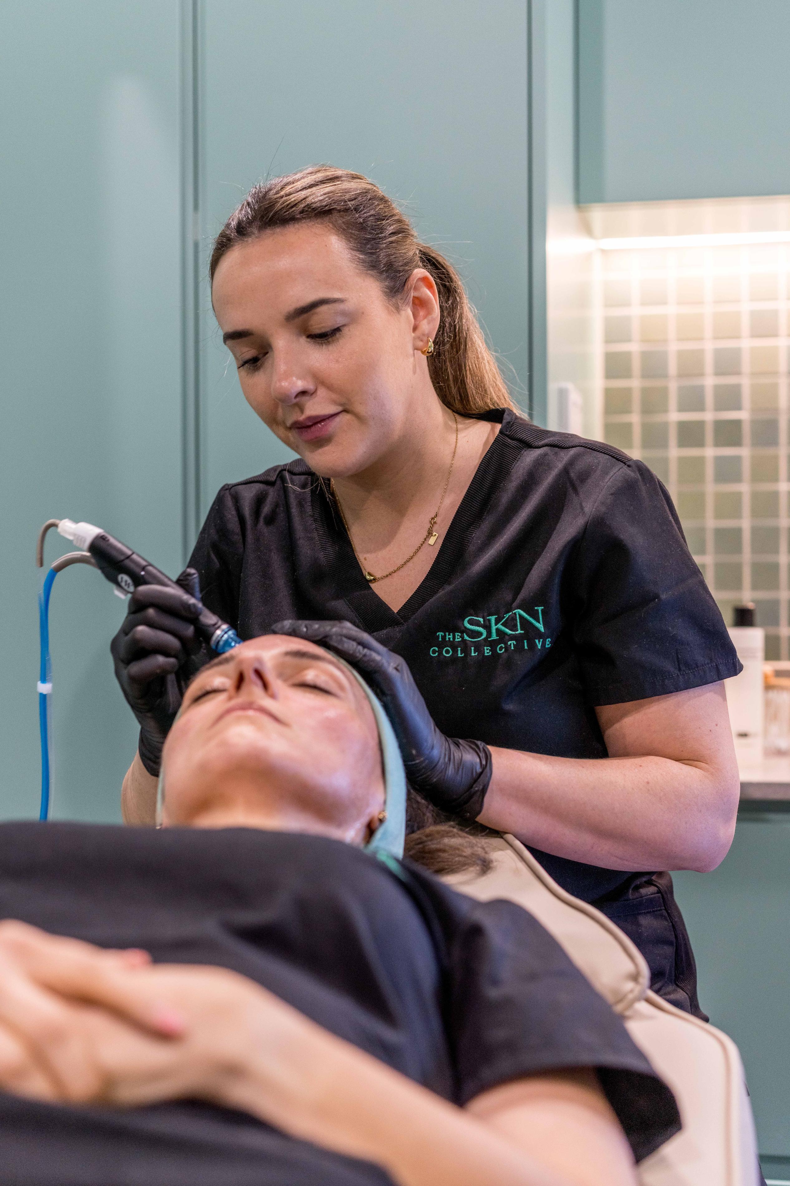 HydraFacial®  + Complimentary Skin Booster